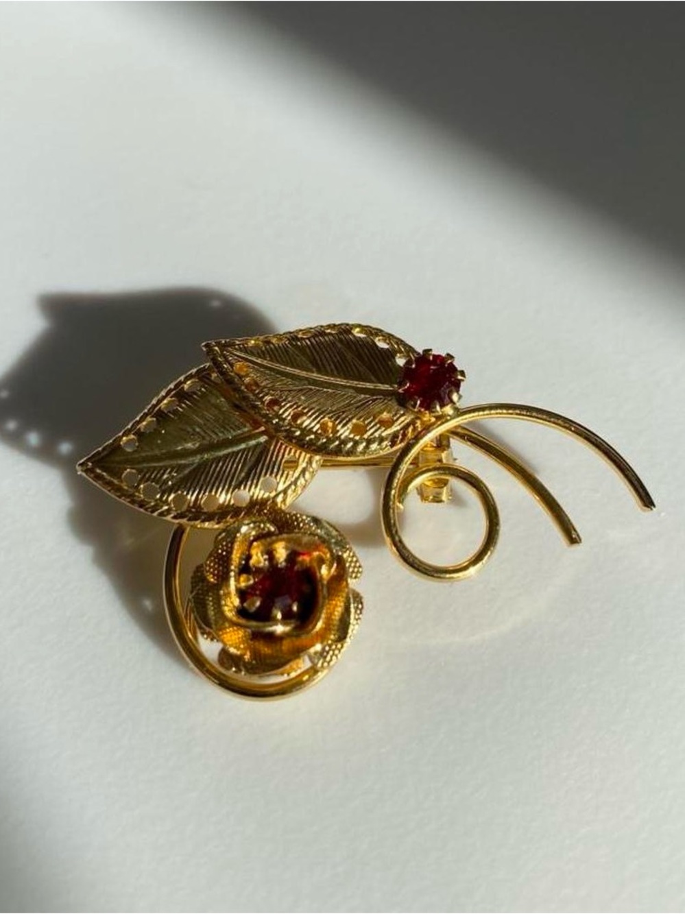 Vintage Gold Flower Brooch Pin Red Gemstones Maybe Garnet Ruby Victorian Antique